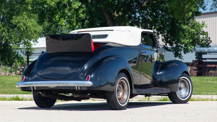 1939 Ford Standard & Deluxe & Super Deluxe - Image 3 of 13