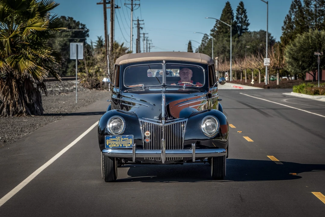 1939 Ford Standard & Deluxe & Super Deluxe - Image 16 of 31