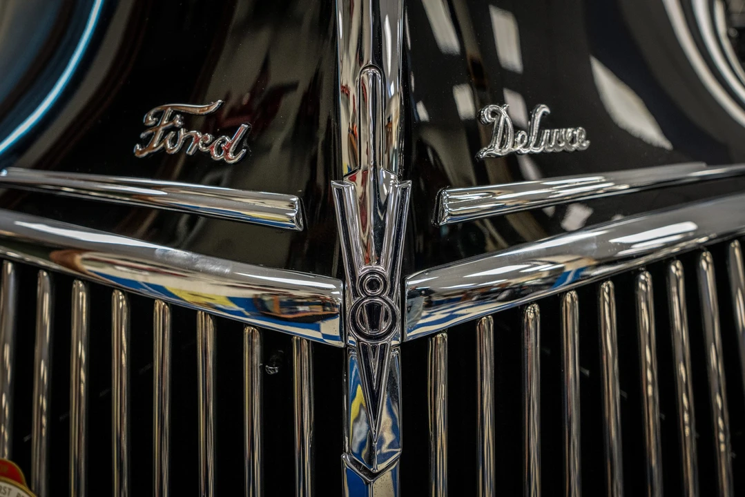 1939 Ford Standard & Deluxe & Super Deluxe - Image 29 of 31
