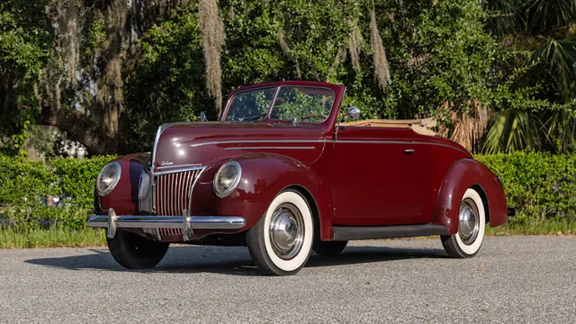 1939 Ford Deluxe Convertible Coupe