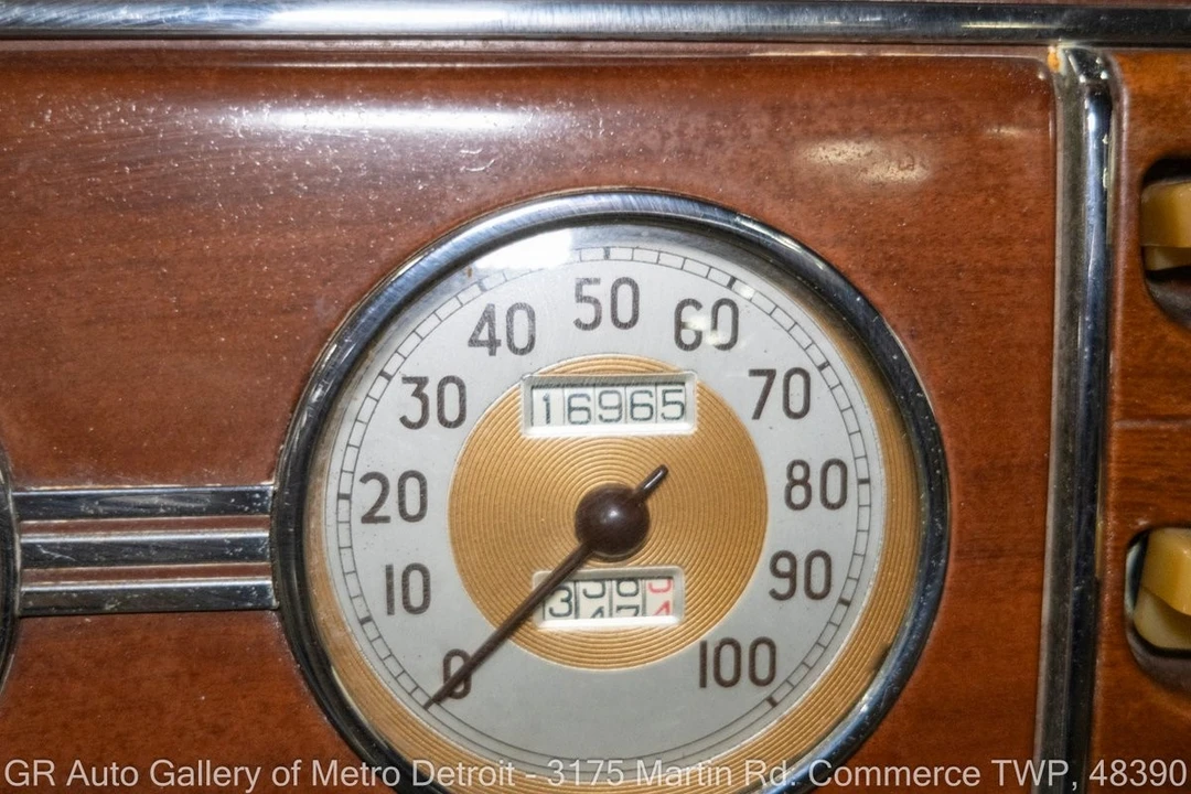 1939 Ford Standard & Deluxe & Super Deluxe - Image 18 of 31