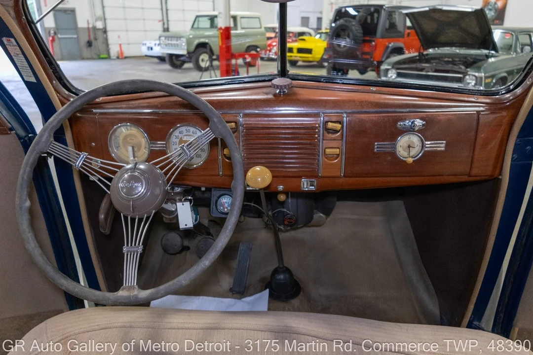 1939 Ford Standard & Deluxe & Super Deluxe - Image 16 of 31