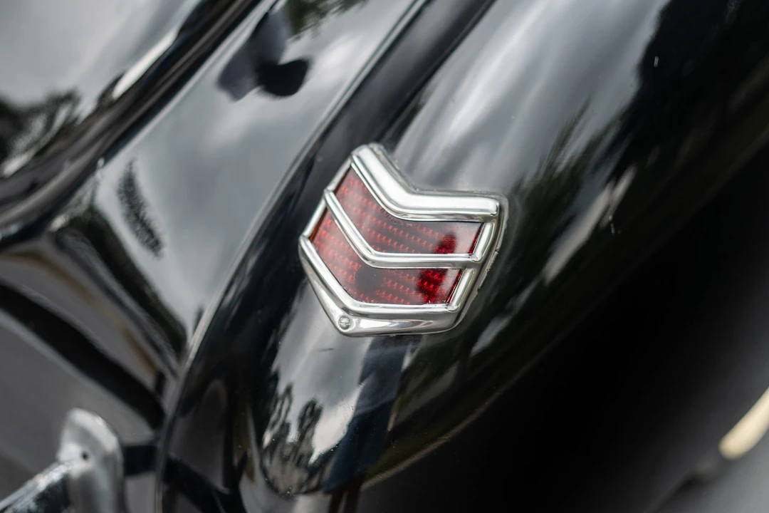 1939 Ford Standard & Deluxe & Super Deluxe - Image 25 of 31