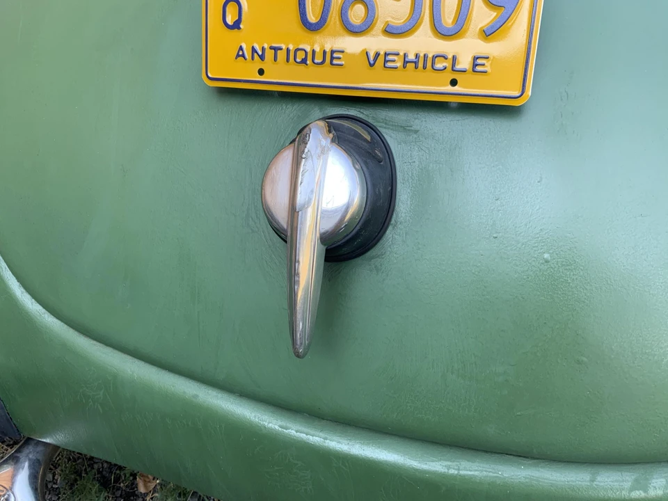 1939 Ford Standard & Deluxe & Super Deluxe - Image 25 of 31