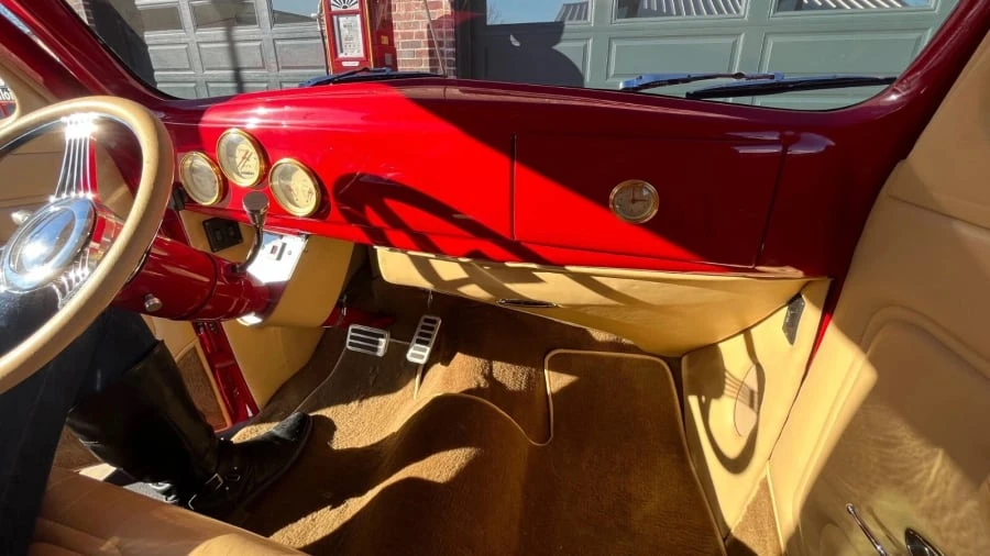 1939 Ford Standard & Deluxe & Super Deluxe - Image 10 of 17