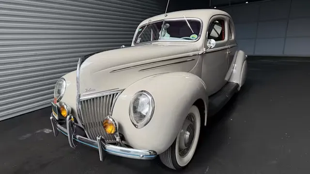 1939 Ford Deluxe Coupe