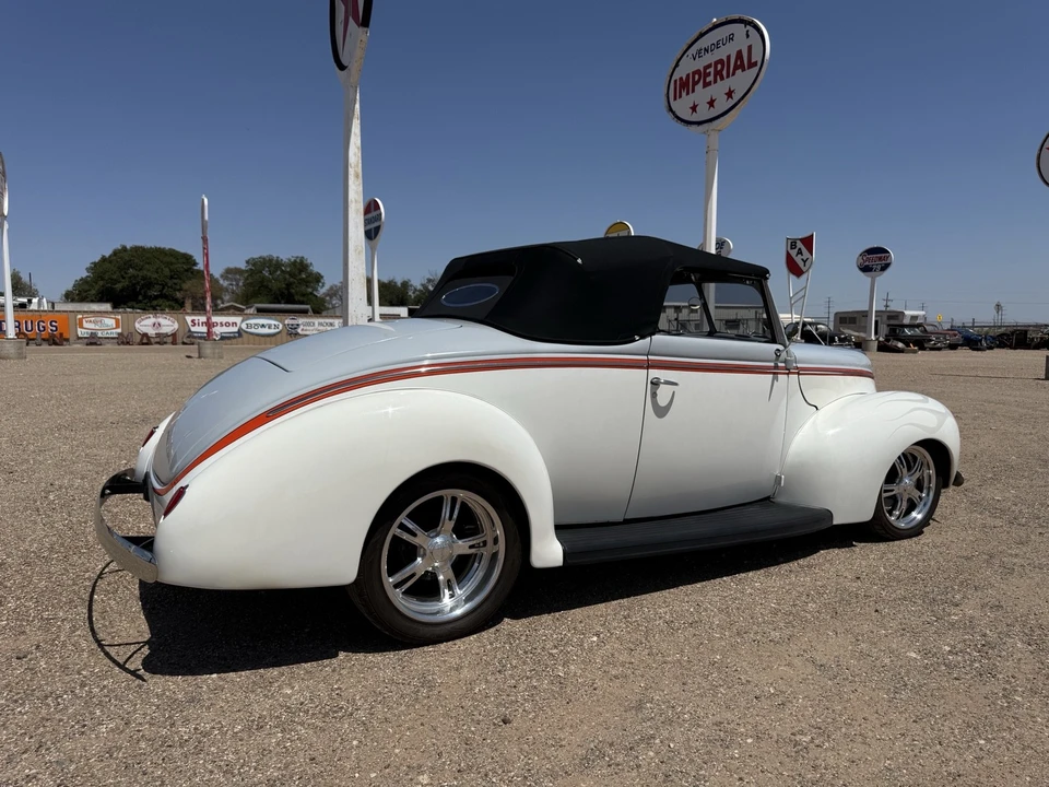 1939 Ford Standard & Deluxe & Super Deluxe - Image 3 of 21