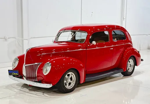 1939 Ford Deluxe Tudor Sedan
