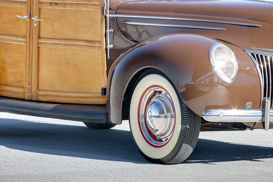 1939 Ford Standard & Deluxe & Super Deluxe - Image 22 of 31