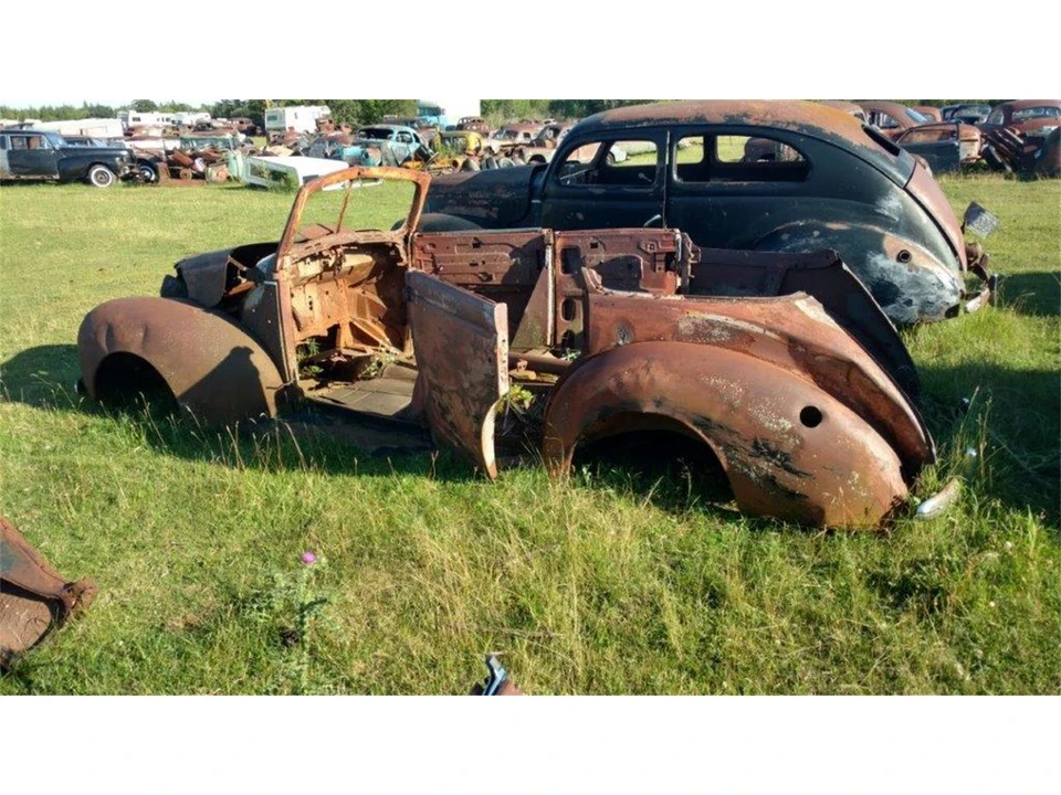 1939 Ford Standard & Deluxe & Super Deluxe - Image 3 of 10