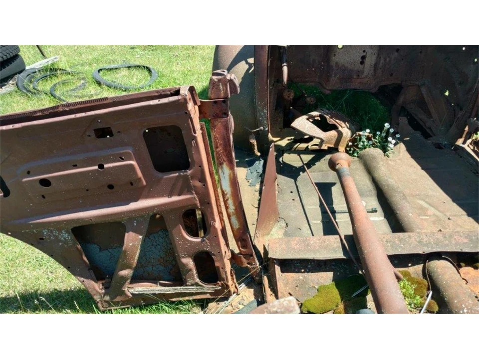 1939 Ford Standard & Deluxe & Super Deluxe - Image 8 of 10