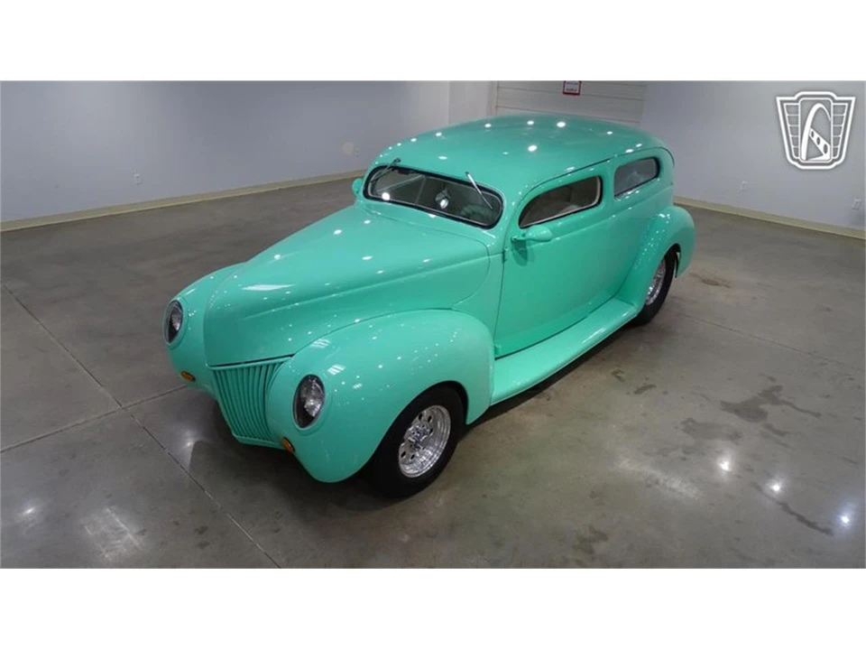 1939 Ford Standard & Deluxe & Super Deluxe - Image 2 of 31