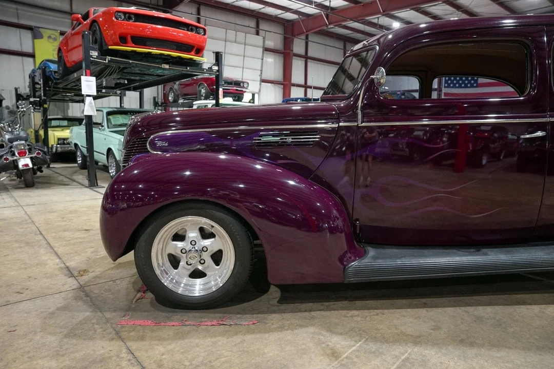 1939 Ford Standard & Deluxe & Super Deluxe - Image 3 of 31