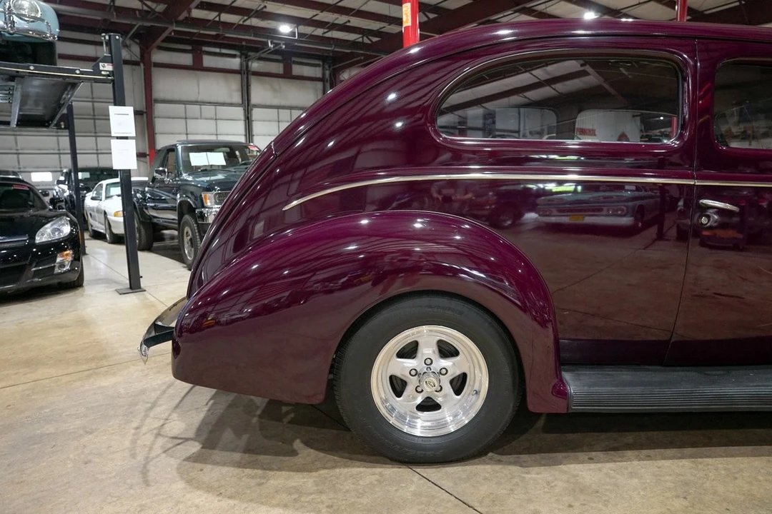 1939 Ford Standard & Deluxe & Super Deluxe - Image 9 of 31