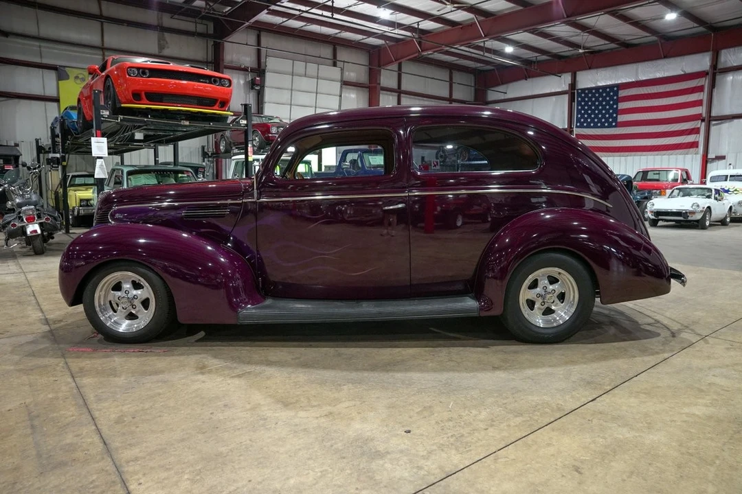 1939 Ford Standard & Deluxe & Super Deluxe - Image 4 of 31