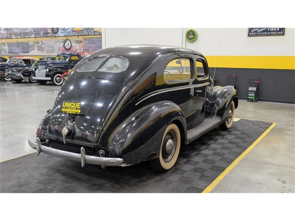 1939 Ford Standard & Deluxe & Super Deluxe - Image 4 of 9