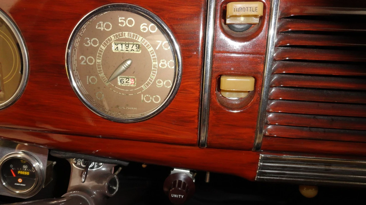 1939 Ford Standard & Deluxe & Super Deluxe - Image 27 of 31