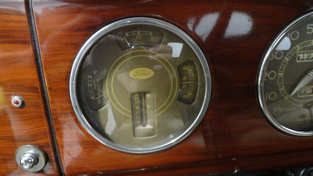 1939 Ford Standard & Deluxe & Super Deluxe - Image 26 of 31