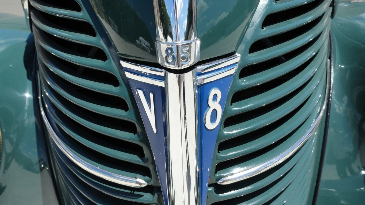 1939 Ford Standard & Deluxe & Super Deluxe - Image 18 of 31