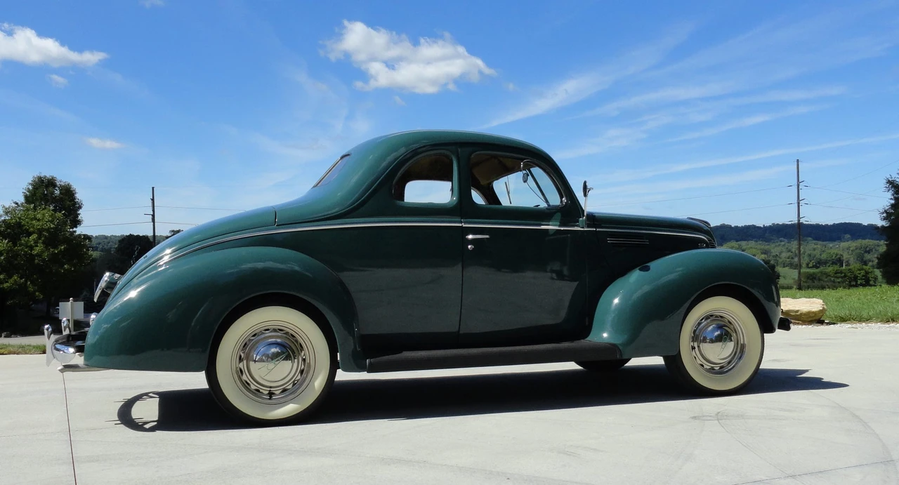 1939 Ford Standard & Deluxe & Super Deluxe - Image 10 of 31