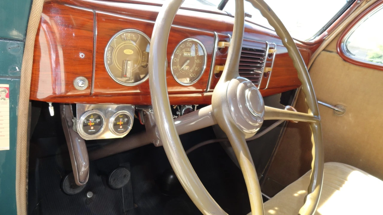 1939 Ford Standard & Deluxe & Super Deluxe - Image 24 of 31