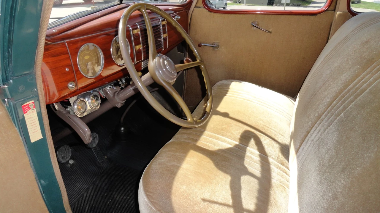 1939 Ford Standard & Deluxe & Super Deluxe - Image 21 of 31