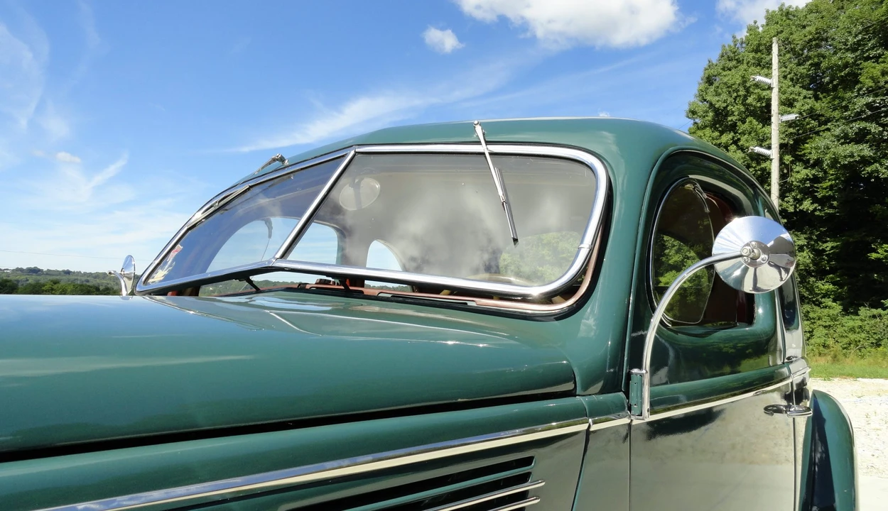 1939 Ford Standard & Deluxe & Super Deluxe - Image 16 of 31