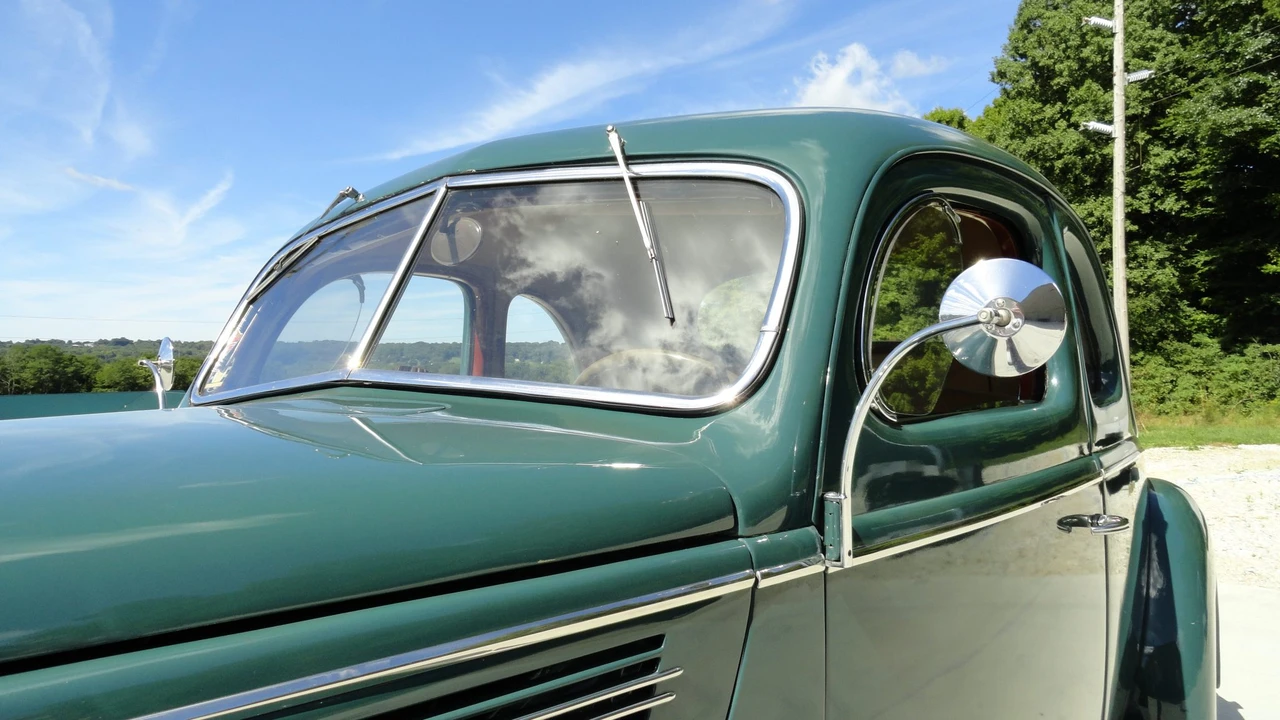1939 Ford Standard & Deluxe & Super Deluxe - Image 15 of 31
