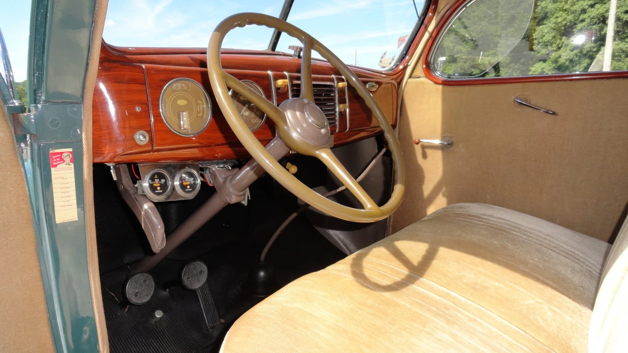 1939 Ford Standard & Deluxe & Super Deluxe - Image 22 of 31