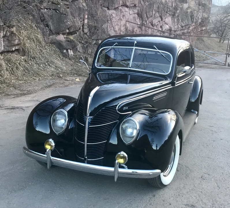 1939 Ford Standard & Deluxe & Super Deluxe - Image 3 of 31