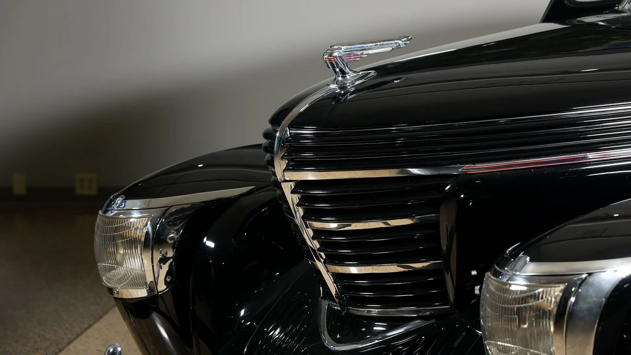 1939 Graham - Image 11 of 31
