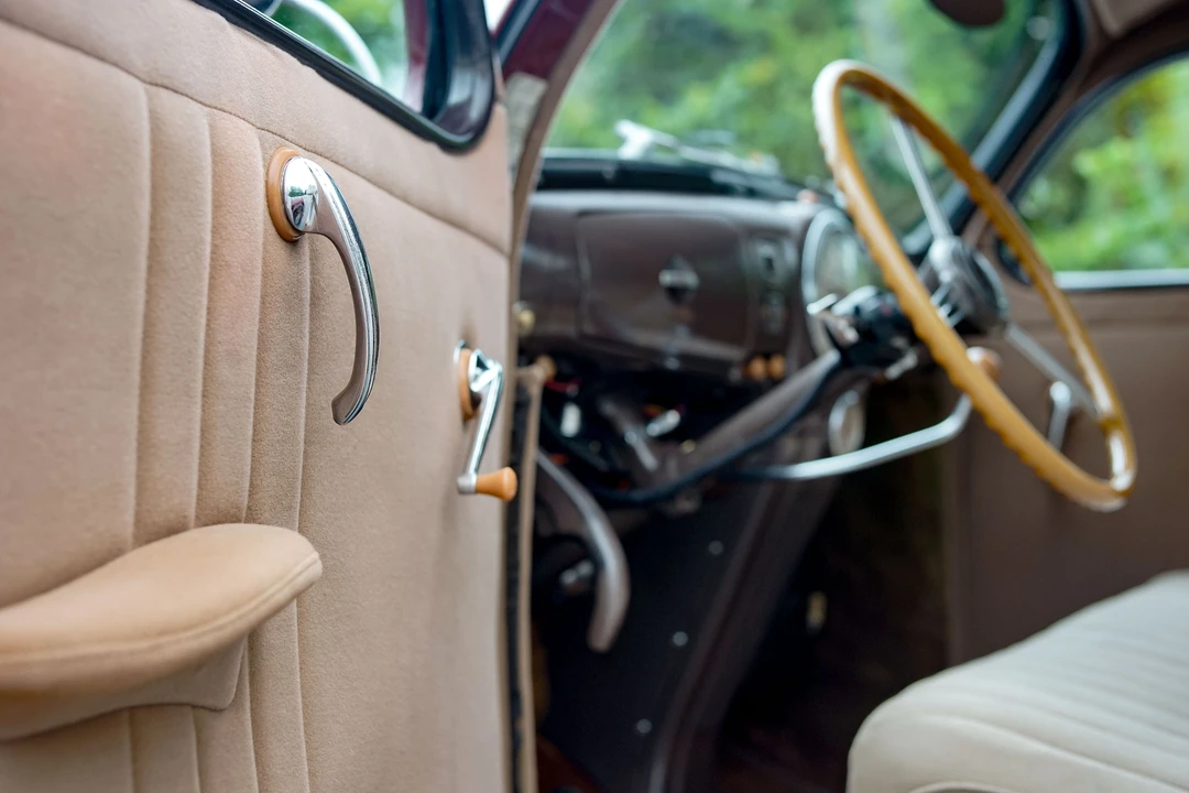 1939 Lincoln Zephyr - Image 28 of 31