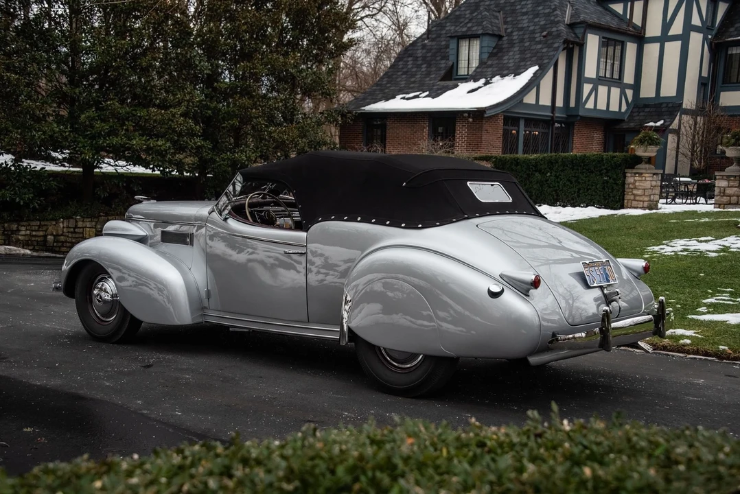 1939 LaSalle Series 50 - Image 10 of 31