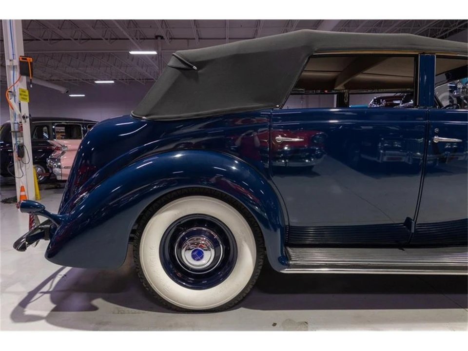 1939 Lincoln Zephyr - Image 24 of 31