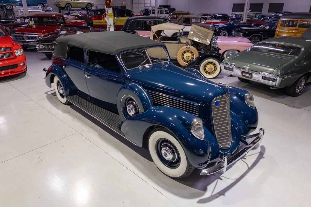 1939 Lincoln Zephyr - Image 9 of 31
