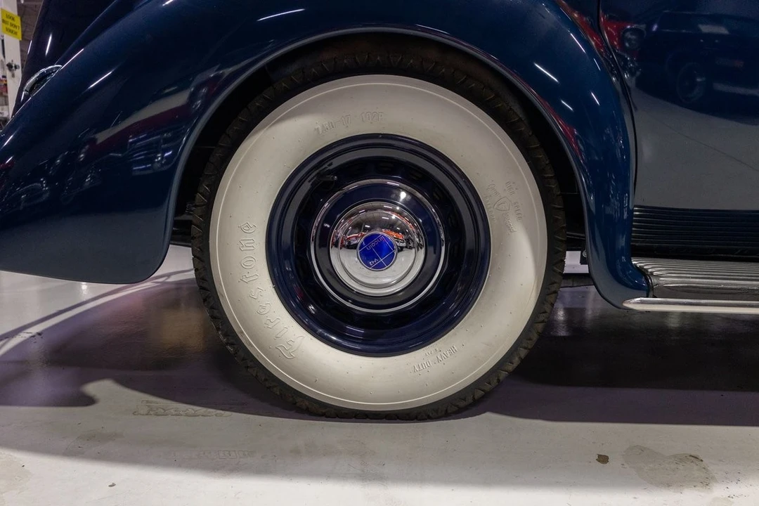 1939 Lincoln Zephyr - Image 28 of 31