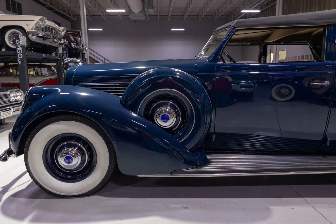 1939 Lincoln Zephyr - Image 23 of 31
