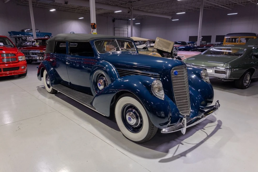 1939 Lincoln Zephyr - Image 17 of 31