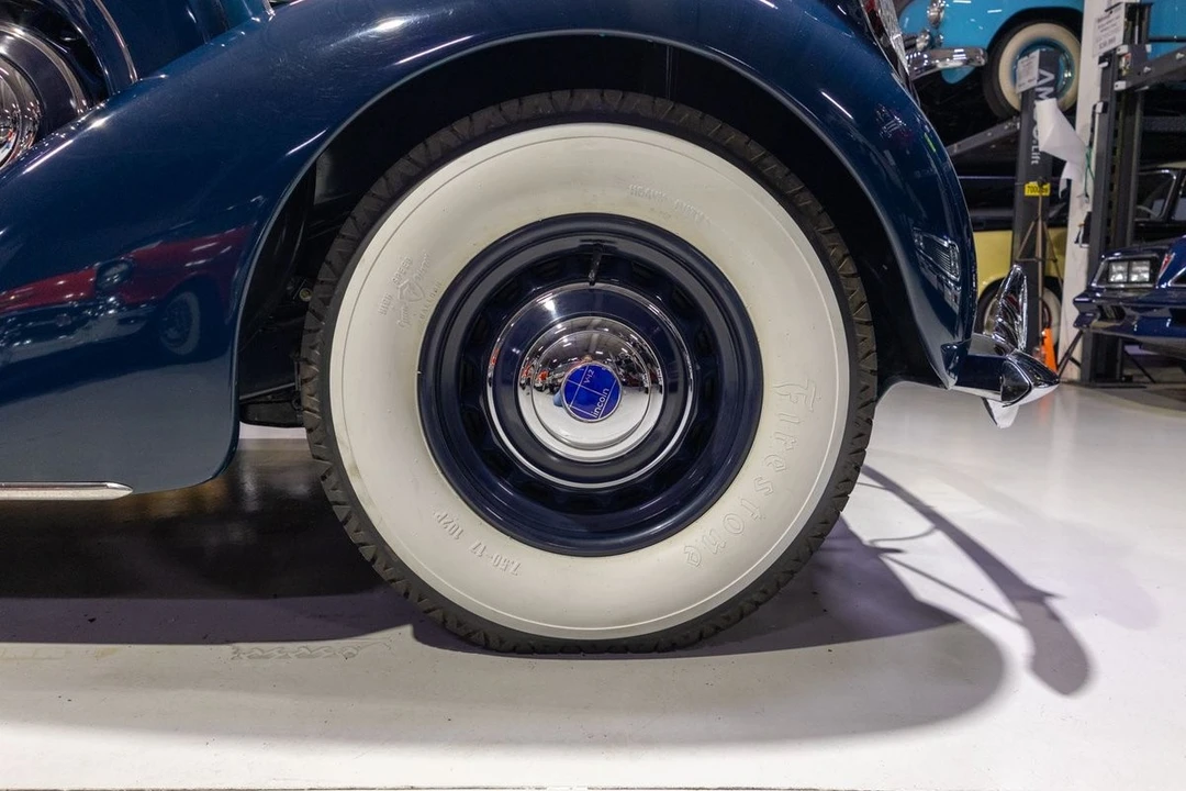 1939 Lincoln Zephyr - Image 30 of 31