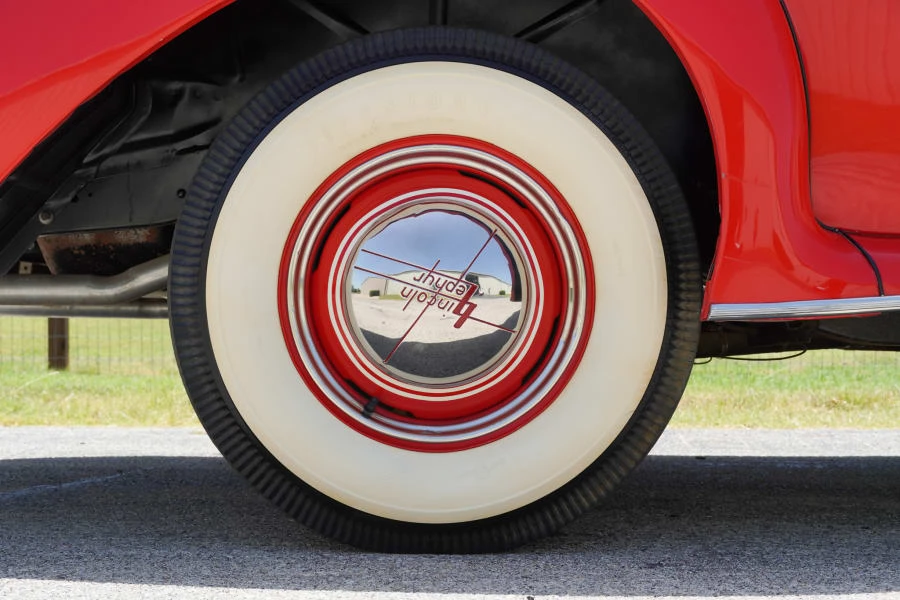 1939 Lincoln Zephyr - Image 24 of 31