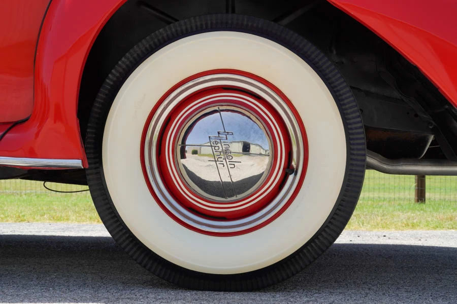1939 Lincoln Zephyr - Image 23 of 31