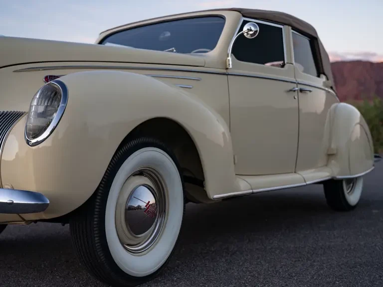 1939 Lincoln Zephyr - Image 15 of 31