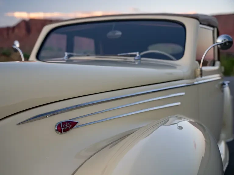 1939 Lincoln Zephyr - Image 13 of 31