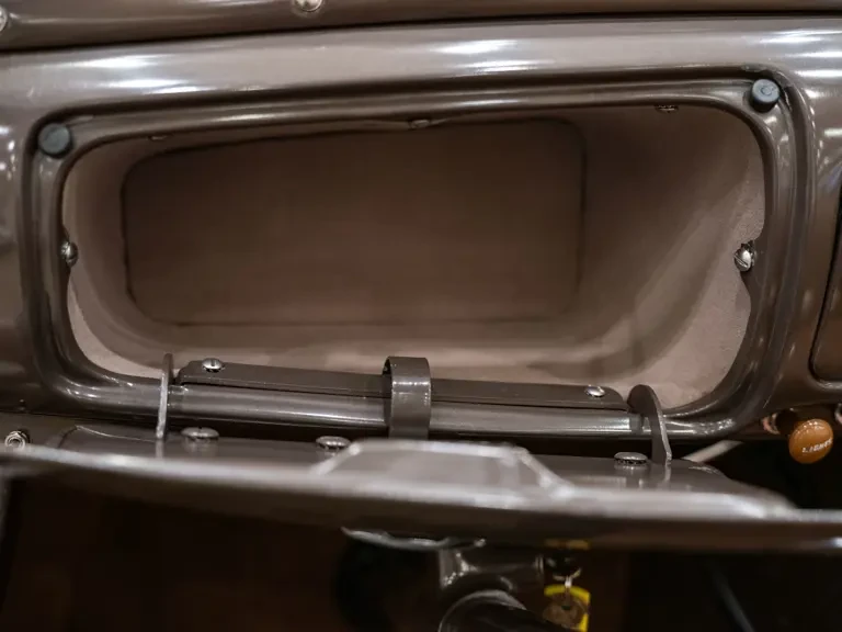 1939 Lincoln Zephyr - Image 30 of 31