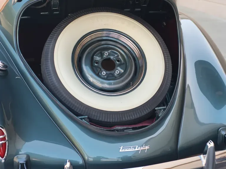 1939 Lincoln Zephyr - Image 17 of 20