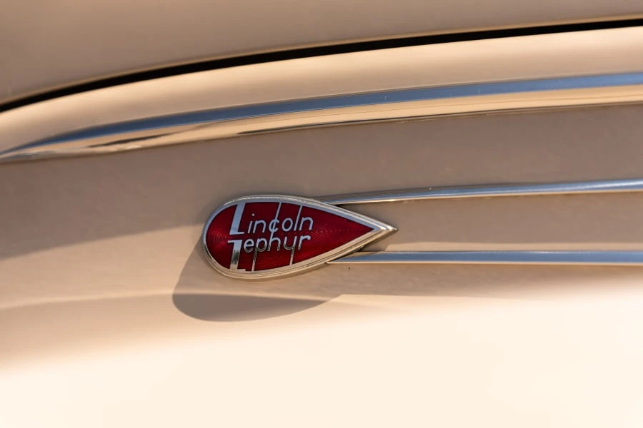 1939 Lincoln Zephyr - Image 9 of 31