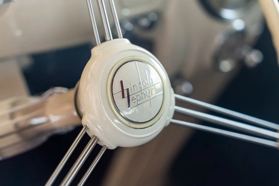 1939 Lincoln Zephyr - Image 22 of 31