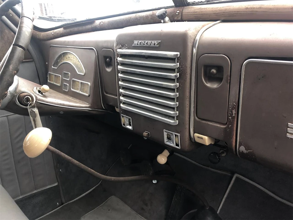 1939 Mercury Eight - Image 14 of 15