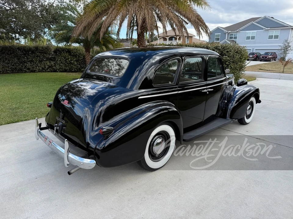 1939 Pontiac - Image 7 of 10