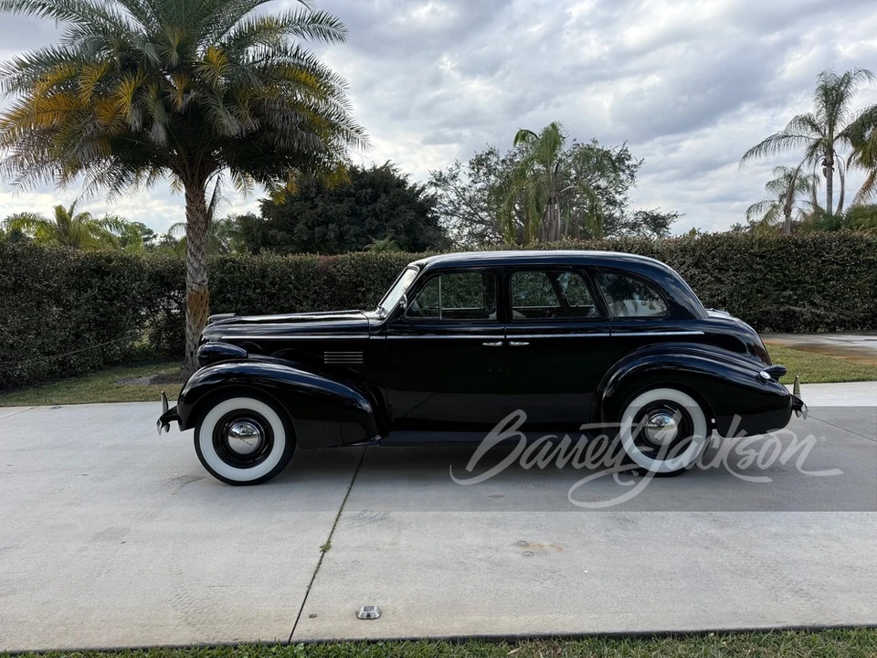 1939 Pontiac - Image 5 of 10
